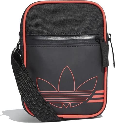 zwarte tas mannen adidas|adidas Originals Sporttas Mannen zwart U .